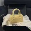 2026 Nuevo Bolso de Mano Estilo Coreano Bolso Tote Pequeño para Mujer, Bolso Almohada de Lunares de Alto Valor de Nicho, Bolso de Hombro Cruzado Único para Mujer