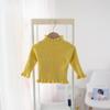 Suéter Macio e Sedoso Outono/Inverno 2025 para Meninas, Cor Sólida, Camisa Base com Gola Alta Meia-Tartaruga em Renda, Top de Tricô para Bebê