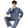 Nueva colección de otoño e invierno: pijama largo cálido y cómodo para hombre con pantalón largo y un solo bolsillo, hecho de lana y seda, adecuado tanto para usar en interiores como en exteriores