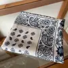 ¡Mantente Caliente con un Toque de Sofisticación! Bufanda Suave de Cuadros Retro Melard para Mujer, Bufanda Triangular de Alto Gama para Otoño e Invierno, Accesorio Decorativo