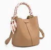 Bolsa Saco Versátil de Grande Capacidade 2026 Novo Estilo Bolsa Pequena de Luxo Bolsa Vermelha para Noiva Casamento Bolsa Feminina