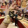 Chaveiro Popular Estilo Chinês Ouro Puro 999 Desenho Animado Deus da Riqueza, Pingente Acessório de Bolsa Fofo Que Traz Riqueza Instantânea