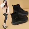 2026 Invierno Nuevos Zapatos de Algodón Cálidos Engrosados con Felpa de Caña Alta Versátiles Suela Gruesa que Aumenta la Altura Botines Deportivos Casuales T351