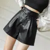 Shorts de couro femininos, novos shorts casuais de cintura alta para outono e inverno, corte solto com fendas, modeladores, adequados para usar por cima de outras peças, shorts bootleg de perna larga