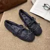 Sapatilhas de Ballet com Laço Delicado Femininas 2026 Outono Novo Estilo Aveludado Quente Boca Rasa Sapatos Peludos Femininos