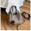 Bolso Cesta de Mano con Patrón de Lichi Vintage Bolso para Viajes Diarios Madre e Hija Bolso de Cubo Versátil para Mujer 2025 de un Solo Hombro Cruzado