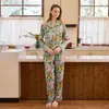 Pijama de Seda Hielo Animal de la Selva Leopardo Sombra para Mujer, Satín de Manga Larga para Primavera y Otoño, Corte Holgado, Se Puede Usar Afuera, Ropa para Casa