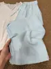 El estilo popular de este año son los pantalones anchos de lino Yamamoto para mujer, que son finos, holgados, estilizan y son casuales para el verano.