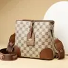 Bolso Cubo Retro Transfronterizo 2026 Nuevo Estilo Bolso de Hombro Versátil de Alta Gama Bolso de Mano de Gran Capacidad para Viajes de Negocios Venta al por Mayor