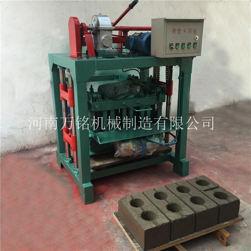 4-35B砖机打圆孔砖.jpg