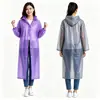 El impermeable de EVA es un impermeable no desechable de cuerpo completo para hombres y mujeres, engrosado y alargado, esencial para viajes al aire libre