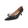 Zapatos de tacón fino de punta fina, tacón medio, boca poco profunda, piel de vaca, hebilla redonda, lazo elegante estilo francés, otoño, para commuting, para mujer
