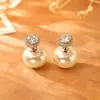 Um Par de Brincos Versátil com Pedras de Zircônia Cintilantes, Apresentando um Design de Alta Qualidade, Moderno, Requintado e Único, Adequado para o Uso Diário