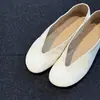 Zapatos planos blancos casuales y elegantes estilo commuting de punta redonda 2026 elegantes para mujer, cómodos zapatos de abuela slip-on de suela blanda