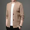Nuevo cárdigan de punto para hombre Otoño e Invierno 2025, Sencillo y Versátil, Color Sólido, Casual de Negocios, Suéter de Manga Larga para Abrigo
