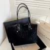 Bolsa de Mão/Ombro Retro Fosca de Design Exclusivo para Mulheres 2026 Outono Nova Moda Versátil Bolsa Tote de Ombro Único