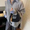 Moda Nuevo Estilo 2025 Bolso de Gama Alta de Nicho para Mujer Bolso Silla de Principios de Invierno Color Sólido Retro Bolso de Hombro Cruzado