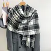Bufanda Cuadros Estilo Coreano para Mujer, Bufanda de Invierno con Ambiente Estudiantil, Abrigo Engrosado y Cálido, Chal con Borlas de Imitación Cachemir para Mujer