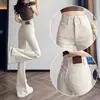 Calça Jeans Branca Flare Estilo Americano Bumbum de Pêssego para Mulheres, Design Fino Primavera/Verão 2026, Elástica, Levanta Bumbum, Emagrecedora
