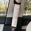 Novo apoio de cabeça e suporte lombar para carro 2026, apresentando um novo design criativo estilo chinês, uma almofada decorativa com laço e fita, e uma almofada para carro