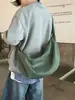 Bolsa de ombro fashion unissex, grande capacidade, versátil, estilo novo, adequada para o trajeto diário, com um design sofisticado e casual, uma bolsa tote única