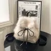 Mochila Cute Fluffy Estilo Commuter para Mujer 2026 Gran Capacidad Estilo Nuevo Diaria Otoño/Invierno Mochila de Moda