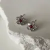 Brincos Flor de Cristal Brilhante em Zircônia Total para Mulheres, Luxo Acessível, Estilosos Únicos, High-End, Elegantes, Modernos e Versáteis
