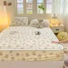 Saia de Cama de Lã de Leite Classe A Peça Única Inverno Plus Veludo Coral Fleece Antiderrapante Capa de Cama Cobertura Completa Capa de Colchão à Prova de Manchas Manga Protetora 3