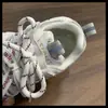 Nuevos zapatos de otoño para niños con doble malla para niños y niñas, zapatos versátiles de moda estilo papá deportivo para estudiantes de primaria.