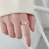 Nuevo Anillo de Cuatro Hojas de Zirconia de Lujo Ligero de Moda Ins Anillo Abierto de Trébol de la Suerte para Mujeres Venta al por Mayor Coreana y Japonesa