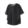 Yidao Vintage 2026 Verano Nuevo Estilo Falso Dos Piezas Patchwork Cuello Henley Manga Corta para Hombre Corte Limpio Casual Media Manga