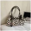 Bolso Tote de Aspecto Elevado de Nicho con Estampado de Leopardo para Mujer, Nuevo Estilo Primavera 2026, Bolso de Hombro o Axila Casual con Estilo