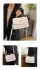 Bolsa transversal simples e estilosa, nova versão coreana de bolsa feminina, bolsa de ombro de cor sólida, bolsa de mão quadrada pequena versátil de nicho para mulheres, transfronteiriça