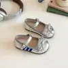 Zapatos de Cuero Pequeños con Lazo para Niños 2025 Primavera y Otoño Zapatos de Niña Zapatos de Princesa de Moda para Bebé Niña Suela Blanda Trendy