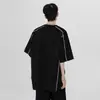 Camiseta Masculina de Manga Curta com Retalhos Desconstruídos Verão Novo Streetwear Americano Pesada Jovem Solta Casual Manga Meia-manga