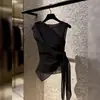 Elegante top plissado sem mangas para mulheres, temperamento de nicho de alta qualidade, colete com amarração nas costas, nova moda feminina de verão e primavera