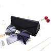 Fabricante de cajas plegables triangulares para gafas de sol, resistentes a la compresión y portátiles, con estuche para gafas plegables triangulares, color negro Saffiano
