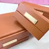 Placa Metálica Nueva con Bordes Elevados, Caja de Cuero PU de Ángulo Recto, Caja para Anillo de Collar de Perlas, Caja de Joyería Exquisita de Gama Alta para Pulsera