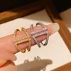 Anel Vazado em Ouro 18K Banhado a Ouro com Zircônia, Design de Nicho Vintage, Joia de Dedo Versátil e Exquisita