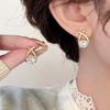 Aretes de botón de perlas de plata 925 estilo ins para mujer, nicho de moda de lujo ligero de alta gama, aretes versátiles, aretes elegantes retro