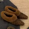 Elegantes Zapatos de Salón Retro de Punta Fina con Aumento Oculto de Altura, Nuevo Estilo Otoño e Invierno 2026, Zapatos de Piel Sintética Peluda para Mujer, Zapatos Cálidos de Algodón, Mocasines