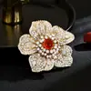Broche Florido Brilhante de Luxo Leve de Alta Qualidade Versátil Acessórios de Lapela de Terno Francês de Moda de Luxo