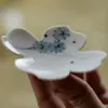 Xícaras de Chá Azuis e Brancas de Jingdezhen Pintadas à Mão com Alto Valor Estético para Uso Doméstico, Porta-Copos para Conjuntos de Chá Kung Fu, Xícaras de Degustação, Conjuntos de Xícaras e Xícaras