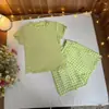 Roupas de Verão para Meninas Roupas Infantis Transfronteiriças Bebê Camiseta Xadrez Top Shorts Top Listrado de Desenho Menina Ins Conjunto