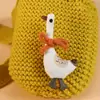 Broche de tela de gansito hecho a mano, adecuado como accesorio multifuncional para ropa, pantalones, bolsos, bufandas, sombreros y mochilas.