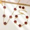 Conjunto de Collar y Pulsera de Trébol de Cinco Hojas Más Vendido Transfronterizo, Joyería de Acero Inoxidable, Versátil y de Moda, Joyería de Acero de Titanio para el Día a Día