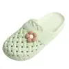 Zapatos estilo cocodrilo para estudiantes mujeres, versión coreana, ligeros, antideslizantes, resistentes al desgaste, pantuflas casuales de punta cerrada, para uso exterior en verano, sandalias planas para enfermeras, antideslizantes