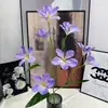 Flores de Lírio Artificiais de 8 Cabeças para Decoração de Cena de Casamento, Enfeites para Casa e Hotel, Flores Artificiais Atacado Transfronteiriço, Flores Artificiais