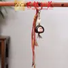 Pulsera Artesanal de Madera con Semillas de Cascabel, Cascabel de Agitar a Mano, Carrillón de Viento de Cáscara de Fruta de los Deseos, Colgante para Bolso, Llavero para Teléfono