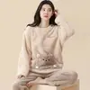Pijama Nuevo de Otoño e Invierno para Mujer de Franela Engrosado Dulce Dibujos Animados Casual de Manga Larga Pijama Estilo Caliente Conjunto para Estar en Casa